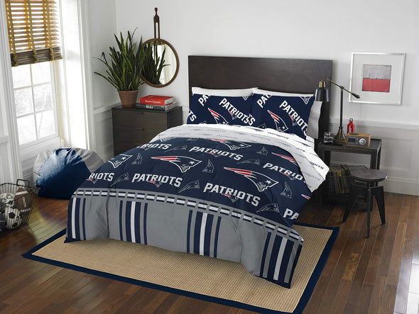 Northwest NFL New England Patriots Rotary Queen Bed in Bag Set