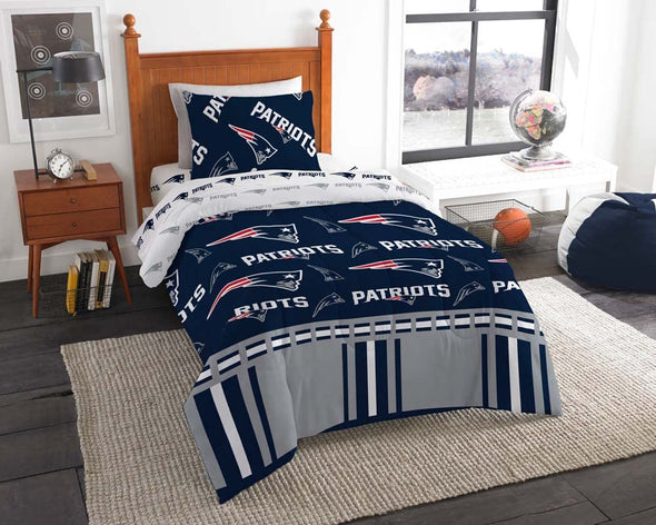 Northwest NFL New England Patriots Rotary Twin Bed In Bag Set