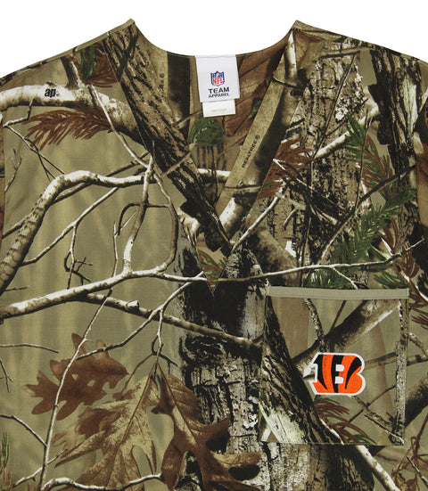 Fabrique Innovations NFL Unisex Cincinnati Bengals Camo Team Logo Scrub