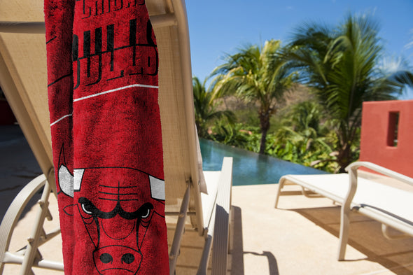 Northwest NBA Chicago Bulls Splitter Beach Towel & Mesh Bag Set