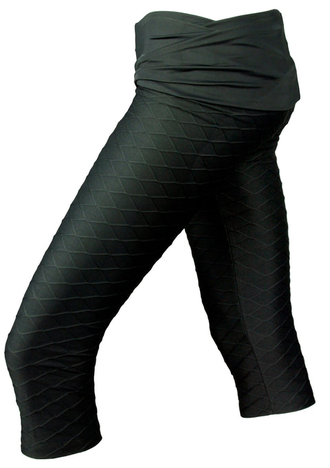 DJ Skins Women's Comfort Waist Black Brocade Capri, Black