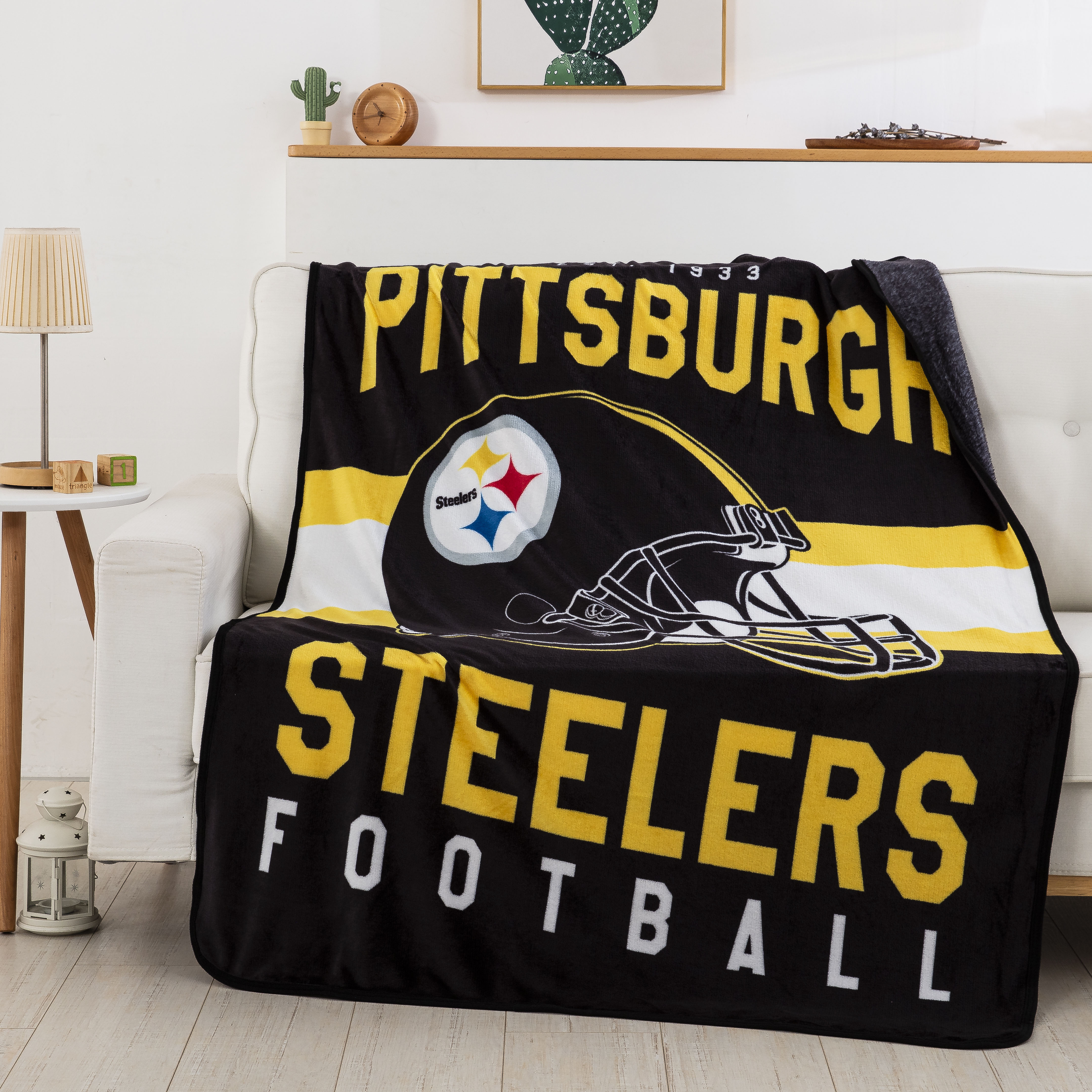 Northwest NFL Unisex-Adult Fleece Throw Blanket