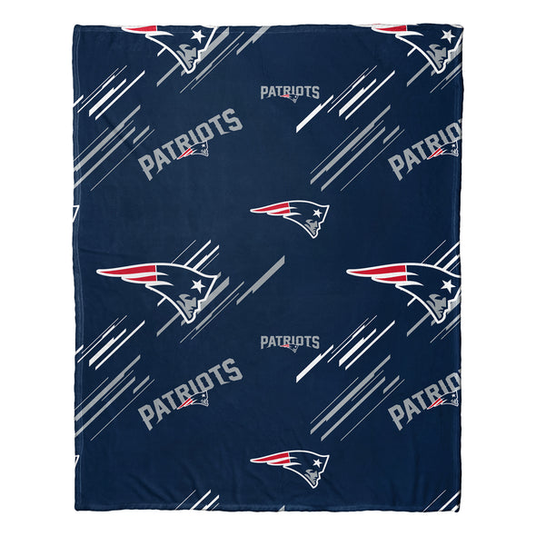 Northwest NFL New England Patriots Slashed Pillow and Throw Blanket Set