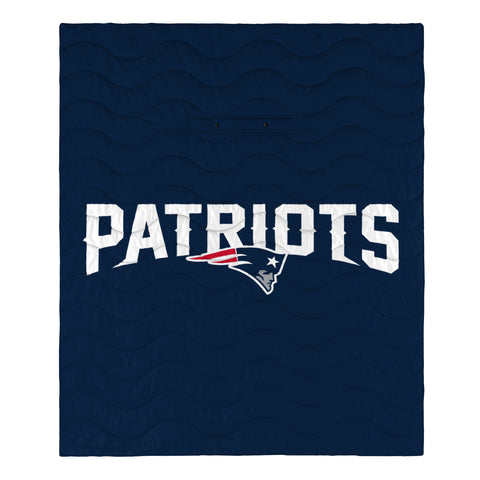 FOCO NFL New England Patriots Exclusive Outdoor Wearable Big Logo Blanket, 50" x 60"